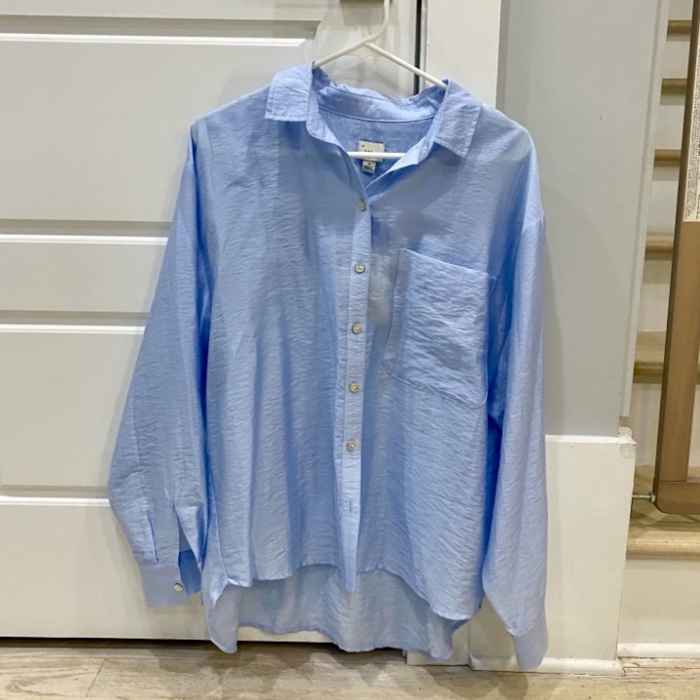 NWT Oversized satin-style button-up